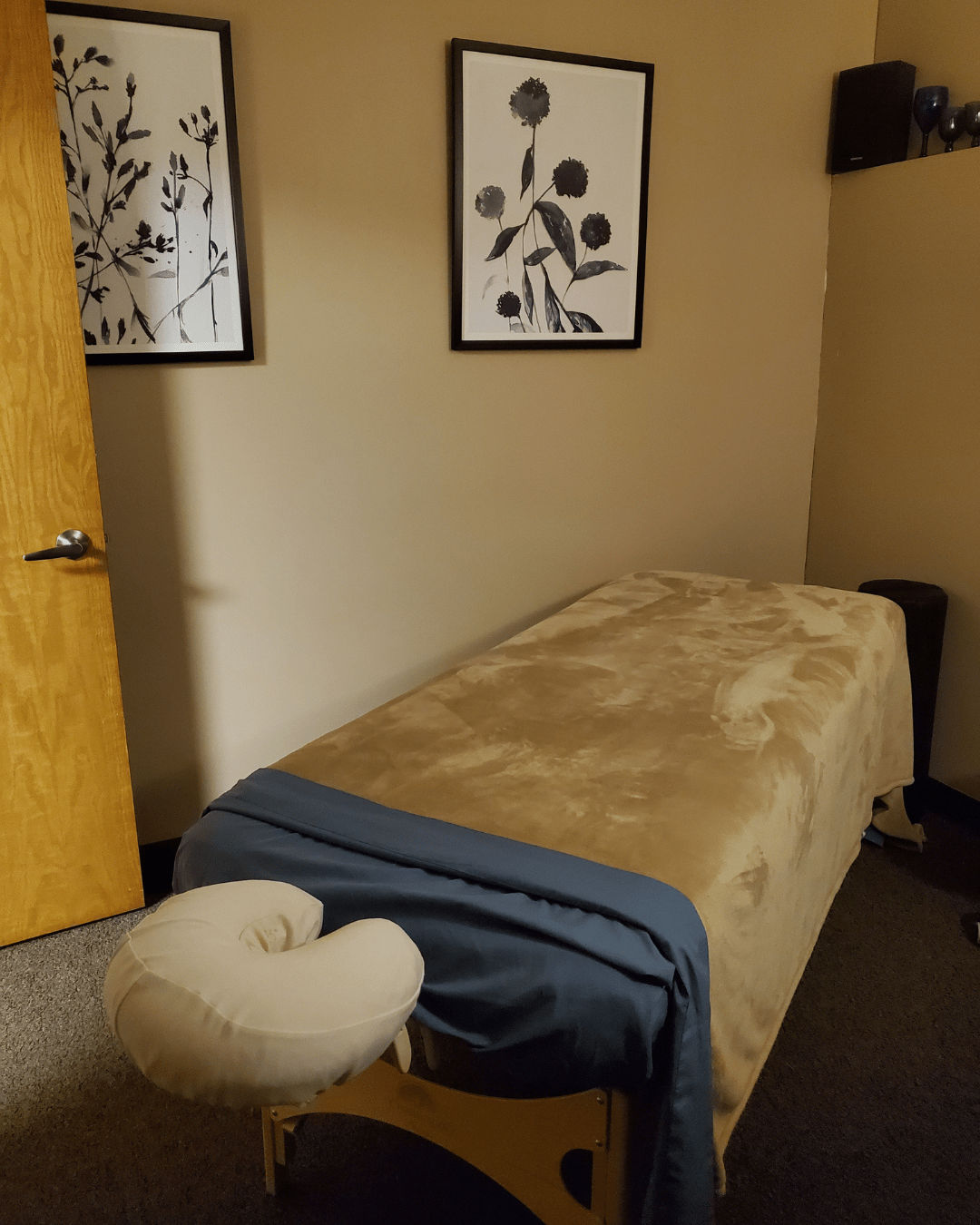 Image of Massage Table Room in Virtual Office Tour